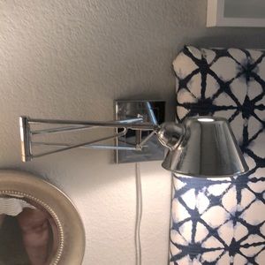 Two Reading Lights (Lumens)